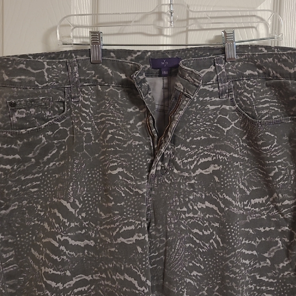 NYDJ Gray Patterned Skinny Jeans